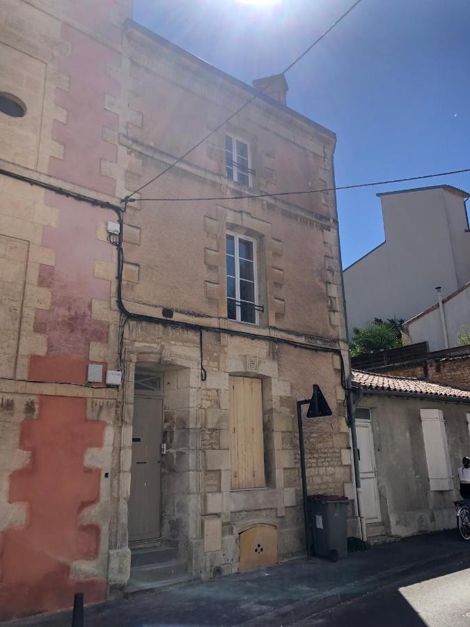 Le Bjorn - T1 chaleureux refait à neuf - Centre Apartamento Niort Exterior foto